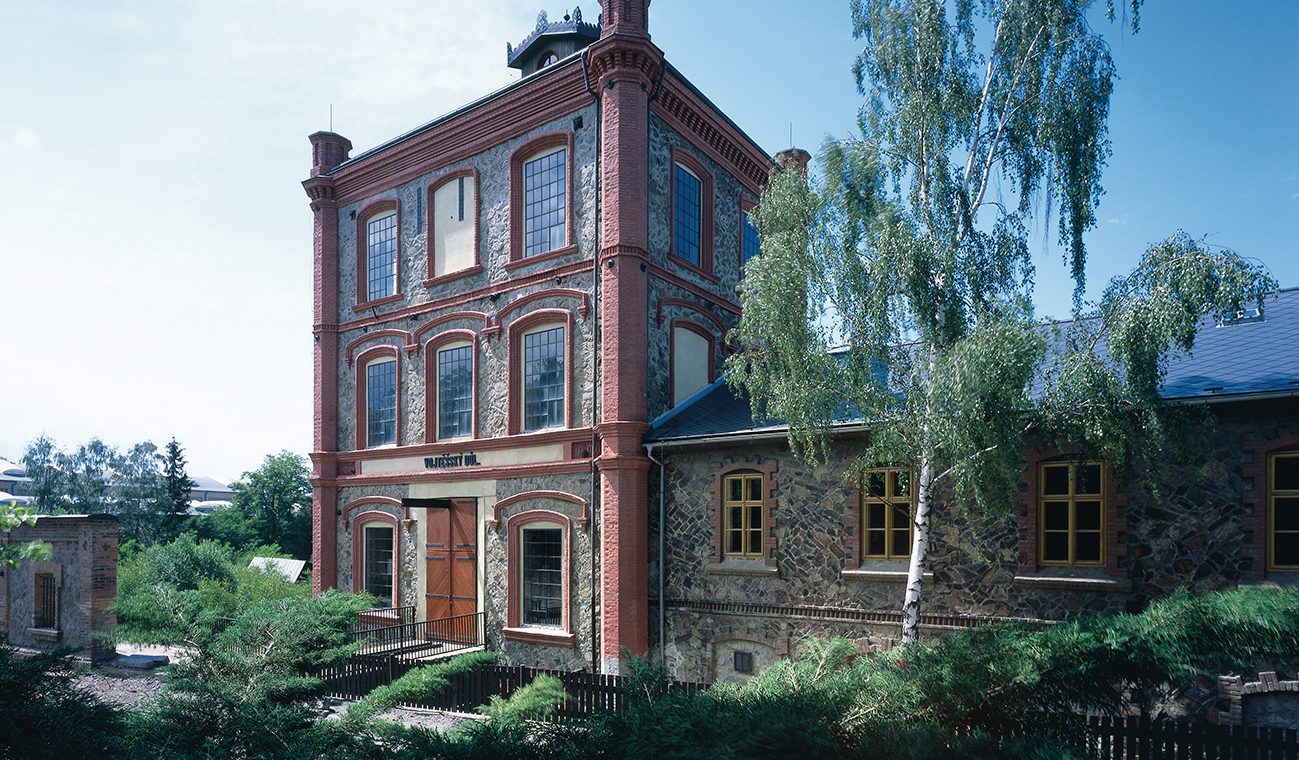01 - Hornické muzeum Příbram - Důl Vojtech (zaražený roku 1779) - Šachetní budova z roku 1870